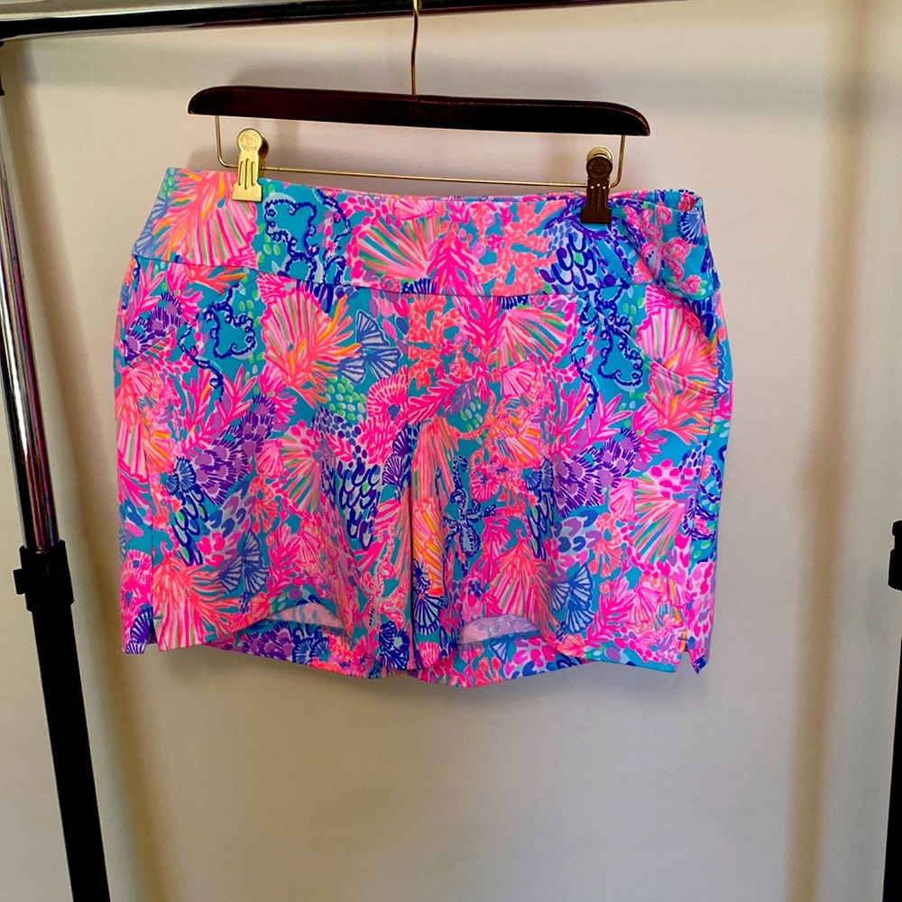 EUC Lilly Pulitzer 16 Luxletic Shorts.